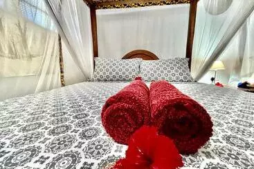 Chikachika Beach B&b