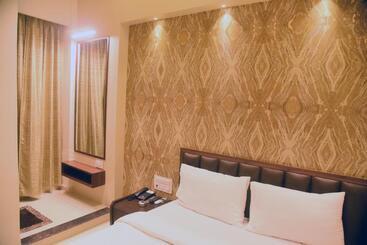 בית מלון כפרי Mayur