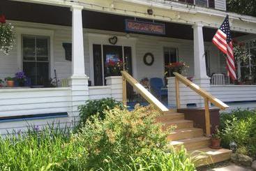 פנסיון Wind In The Willows Overnight