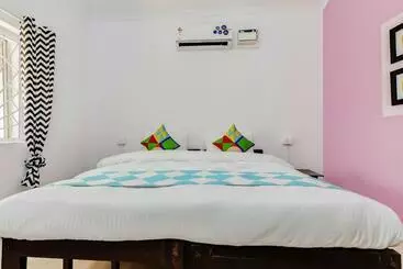 Pension Vaccinated Staff  Oyo 30634 Graceful 2 Bhk Anjuna