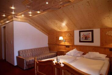 Hotel Mariandl   Singender Wirt