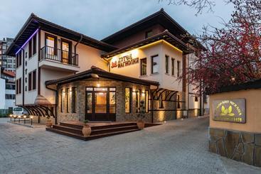 فندق семеен хотел магнолия