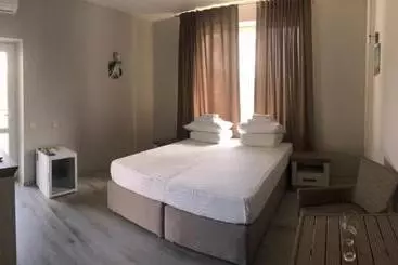 Foton Hotel & Restaurant