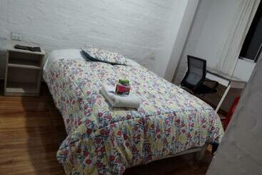 ホテル Alojamientos Támpur