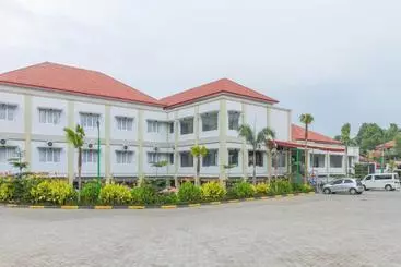 Hotel Reddoorz Plus Near Jatinangor Town Square 2