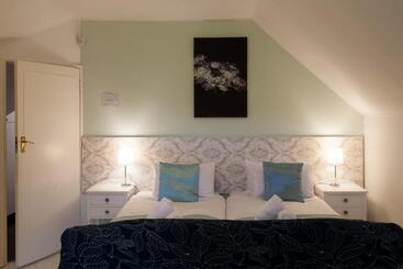 بنسيون The Manor House