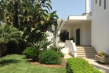 צימר Villa Sterlizia