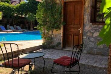 پانسیون Olympos Koyevi Countryhouse