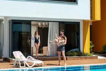 هتل Elysium Green Suites