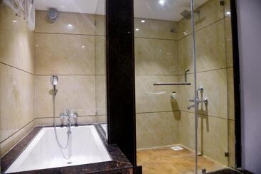 فندق Monarch Center Point Near Dahanu Beach, Bordi