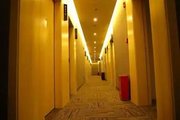 Thank Inn Chain Hotel Jiangxi Ganzhou Longnan County Longxiang Avenue Store