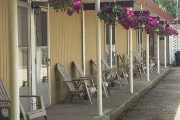 Riverview Motel