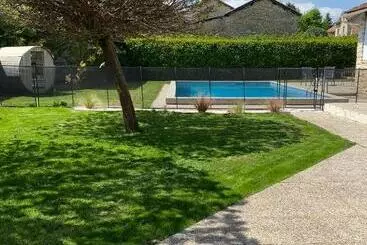 Aamiaismajoitus (B&B) Le Saint Hilaire