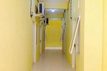 בית מלון כפרי Koolkost Syariah Near Universitas Hasanuddin Makassar