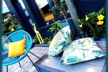 ベッドアンドブレックファースト The Lodge A Part