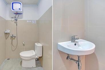 호텔 Oyo 90404 Pringombo Homestay 2 Syariah