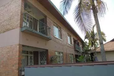 تختخواب و صبحانه Rosewood Lodge