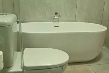 پانسیون Luxury Family En Suite @ 4 Star Guest House