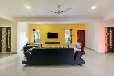Hotelli Treebo La Paradise