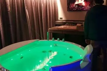 Leoni Hotel & Private Spa