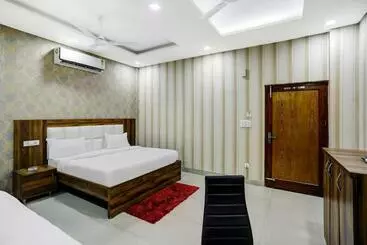 Townhouse 481 Hotel City Star