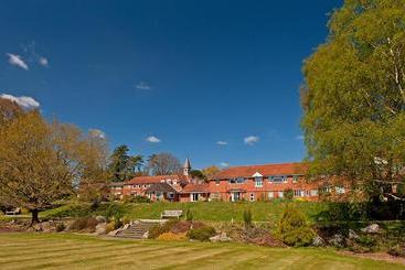 هتل Roffey Park Institute