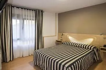 فندق Puerta De La Santa