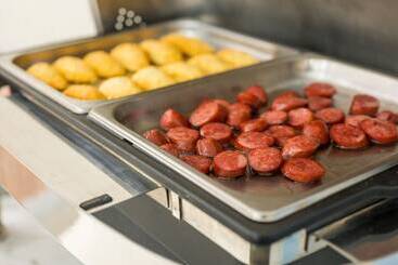 Sea View Hotel & Apartments