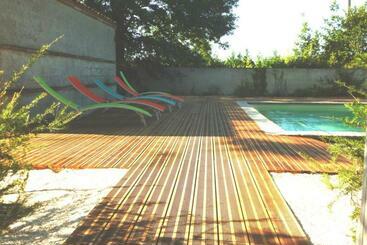 مبيت وإفطار Château Lagaillarde