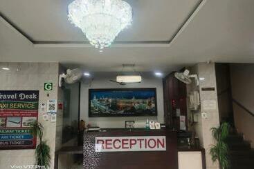 Hotel Raj Tirath Niwas