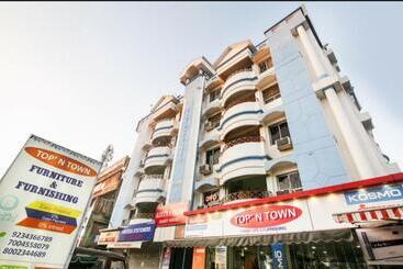 پانسیون Aditya Palace