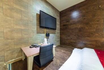 هتل Anshan Jungang Station Chocolate