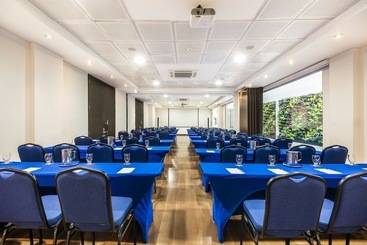 בית מלון כפרי One Sixteen