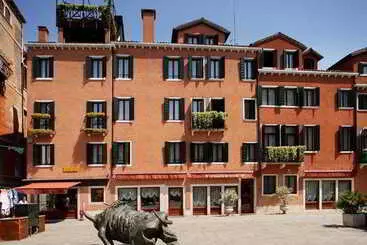 هتل Palazzo Del Giglio