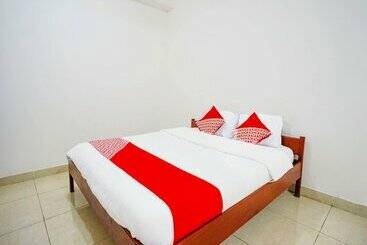 هاستل Spot On 2820 Hotel Perdana Syariah