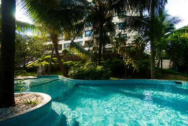 هتل Saigon Domaine Luxury Residences