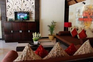 בית מלון כפרי The Maya Seminyak Villas