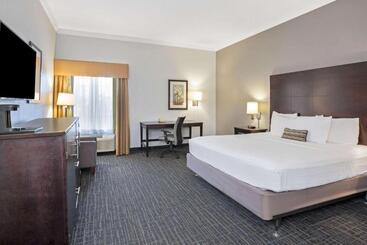 ホテル Sonesta Essential Houston Westchase