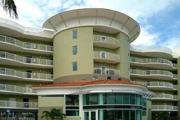 ホテル Crystal Palms Beach Resort