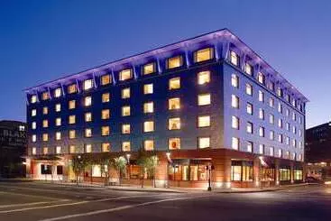 فندق Hilton Garden Inn Portland Downtown Waterfront