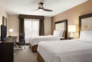 هتل Homewood Suites By Hilton Fargo