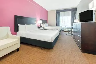 Otel La Quinta Inn & Suites By Wyndham Winnie