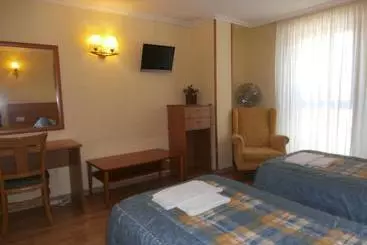 هتل Hostal El Volante