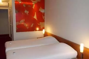 هتل Corbie Lommel