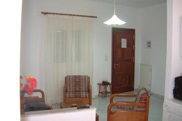 ツーリストアパートメント Steve Apartments