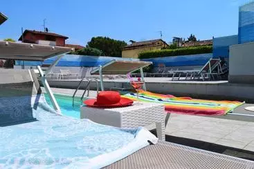 Отель International