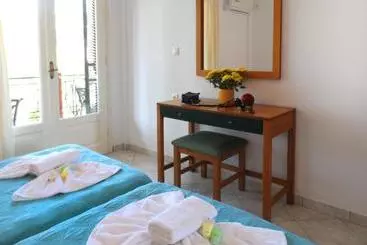 Apartamentos turísticos Logas Beach Studios Peroulades Corfu