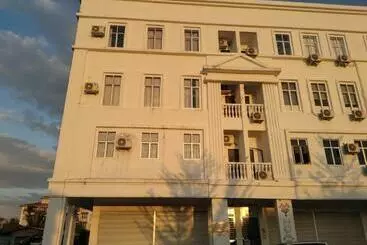 Hôtel Spot On 90341 Jackie Home