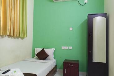 Green Tree Hotel Near Vfs Global And Ramee Mall