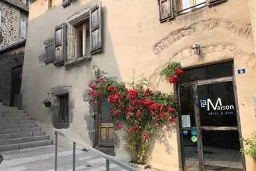 Hotel La Maison   Hôtel & Gîte